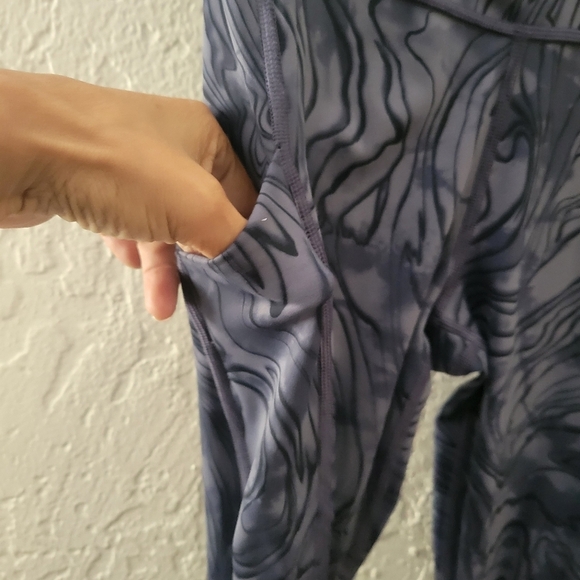 Athleta Ultimate Stash Pocket 7/8 Tight Size XS - Picture 4 of 5